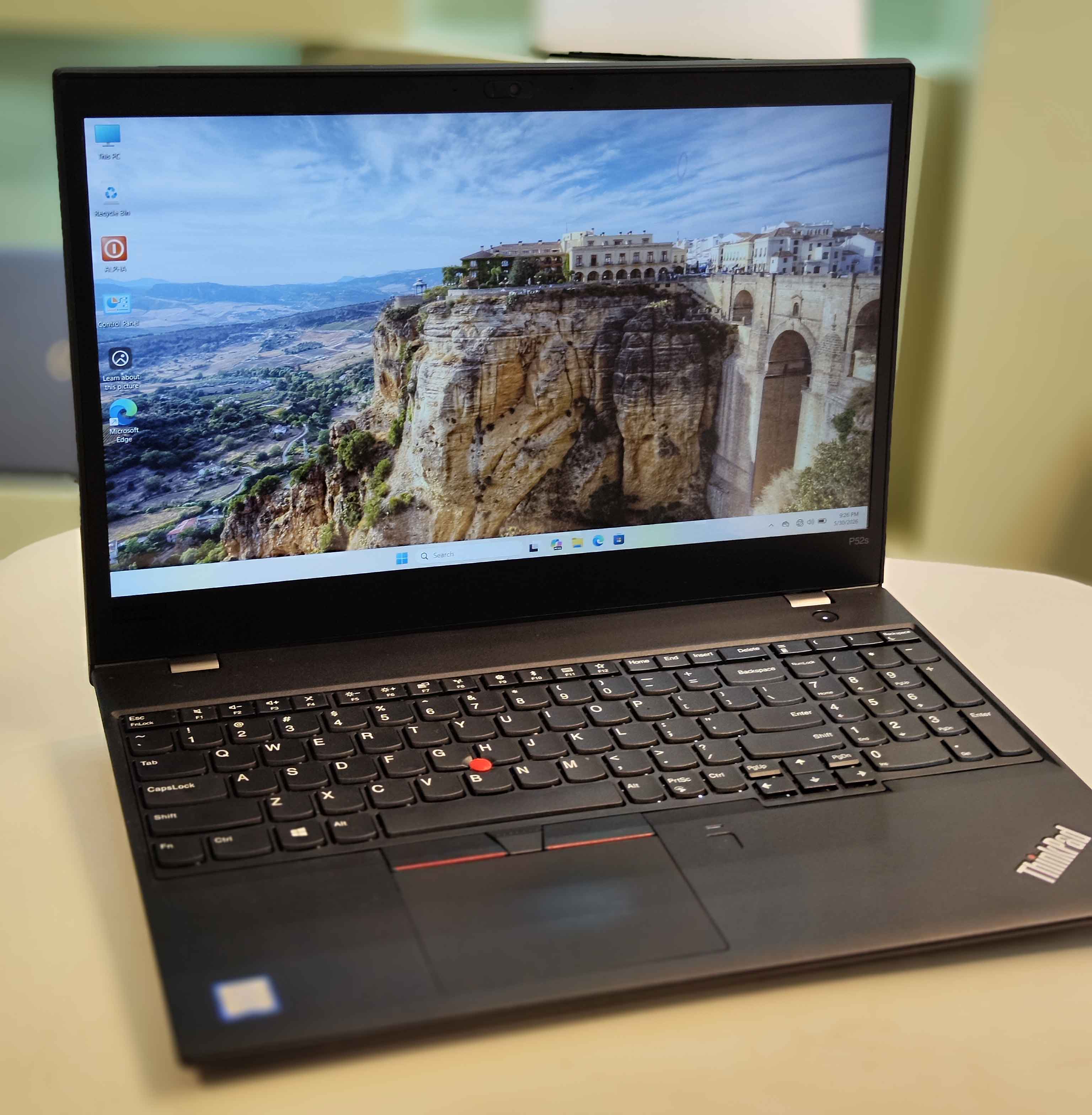 لپ تاپ لنوو مدل  Lenovo Thinkpad p52s